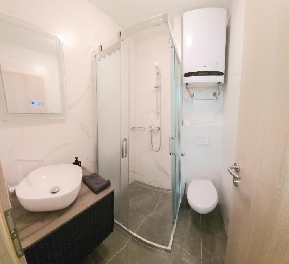 Apartman S Dvije Spavace Sobe Porec Exterior photo